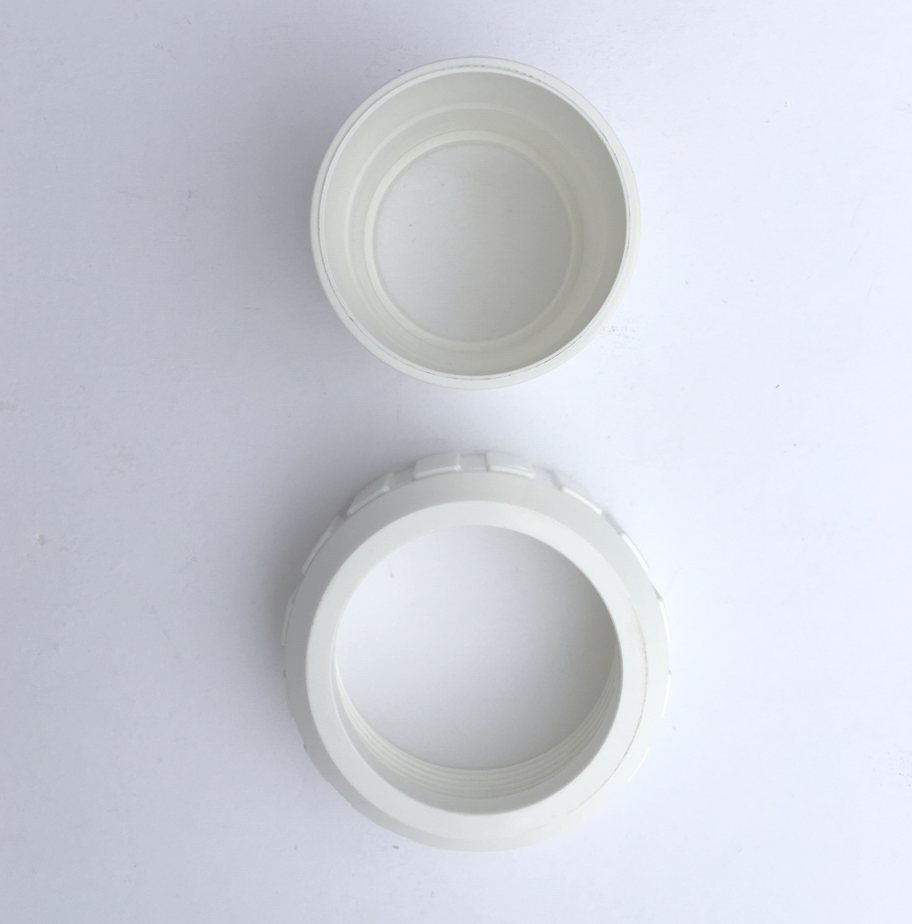 Mega Verschraubung  1,5 " IG mit Klebemuffe im Detail