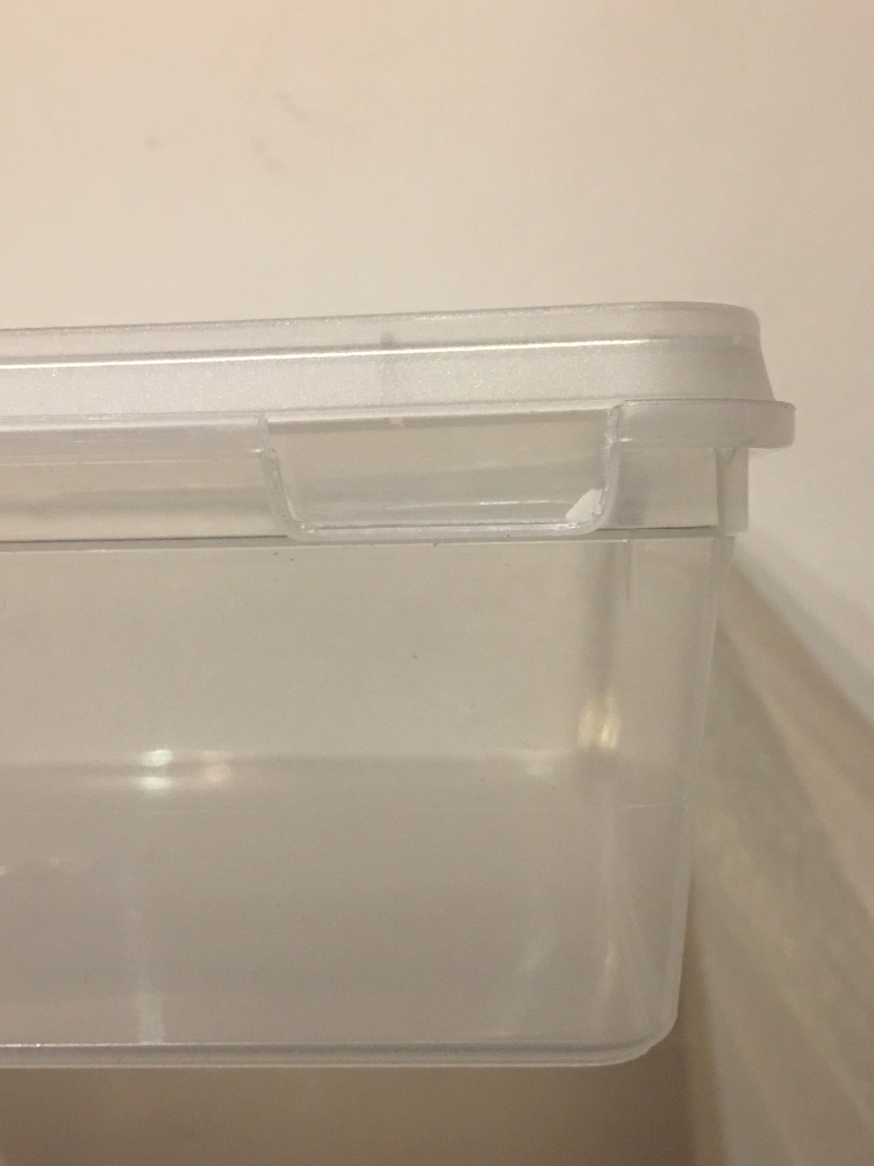 Transportbox Öffnungshilfe