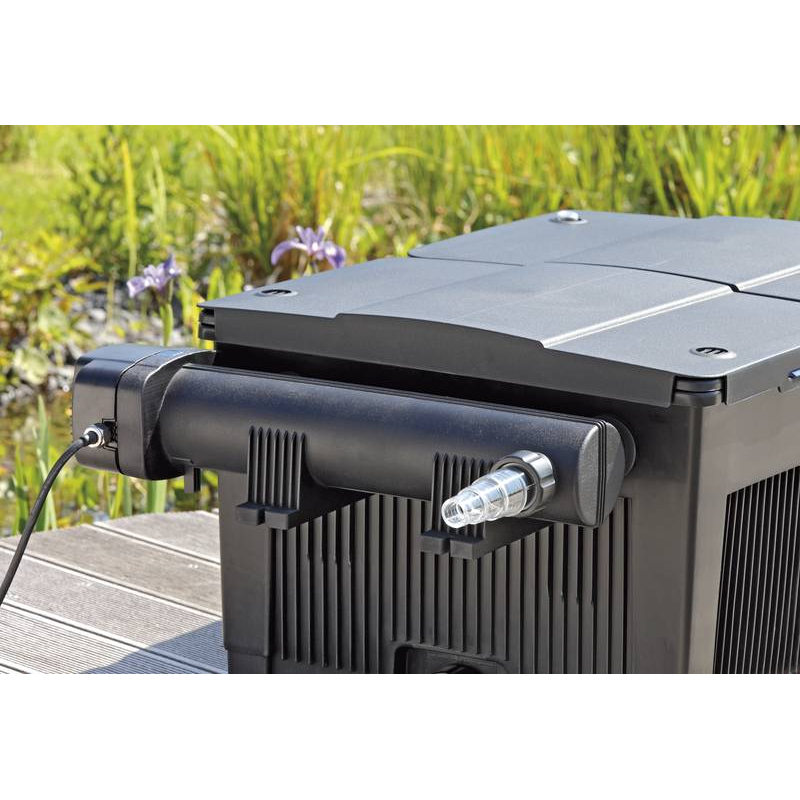 Oase Vitronic UVC Klärer 18 Watt am Filter